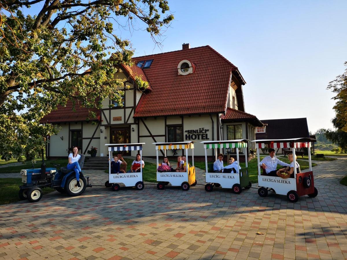 Hotel Senlici Елгава Экстерьер фото